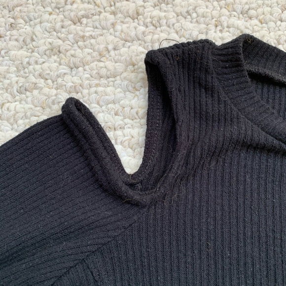 Kendall & Kylie Cold Shoulder Crop Top - Picture 5 of 7